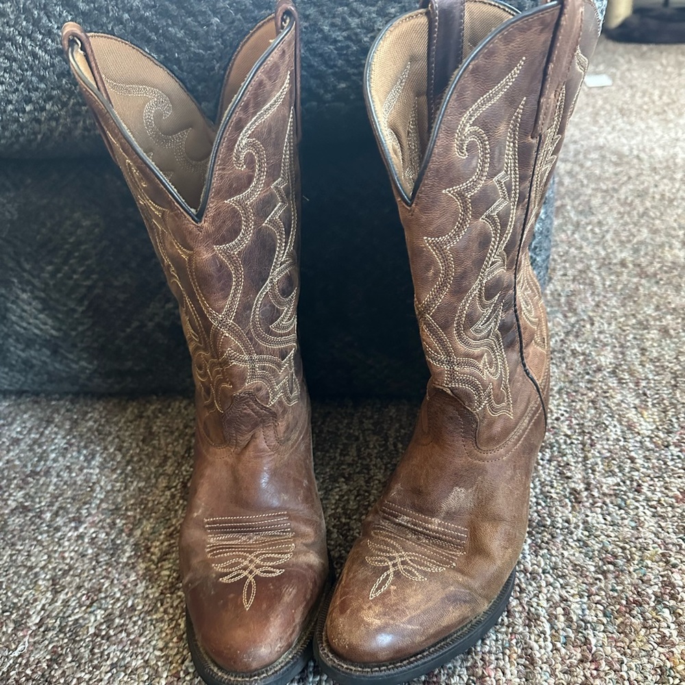 Worn once for a wedding